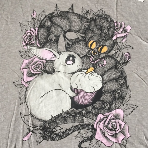 Iron  Fist T shirt - Picture 3 of 4